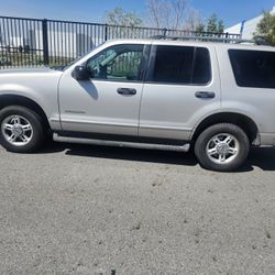 2004 Ford Explorer
