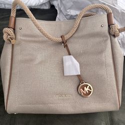 NEW w/ Tags Michael Kors Isla Large Tote Bag