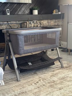 Baby bassinet / bed