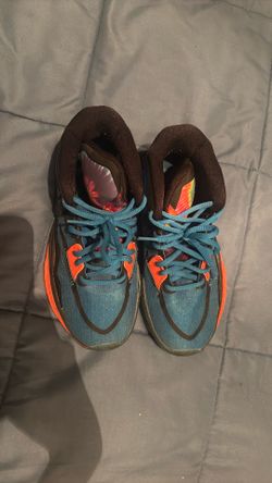 basketball shoes