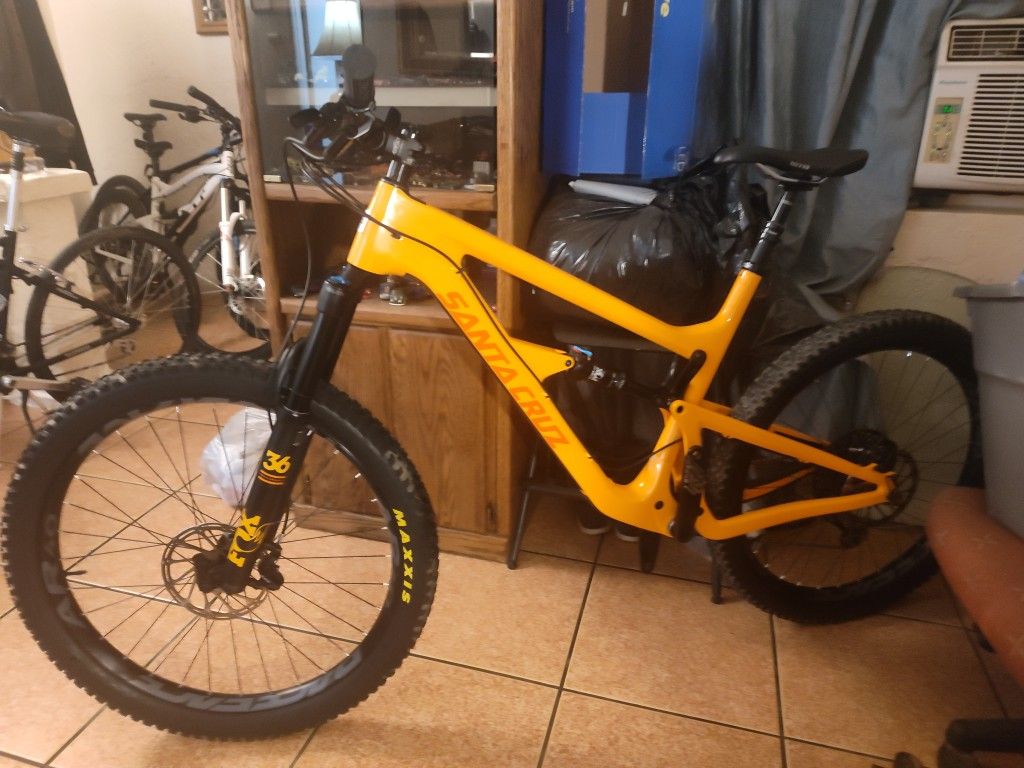 Santa Cruz Hightower Carbon Fiber XXL New Please Read The Ad .