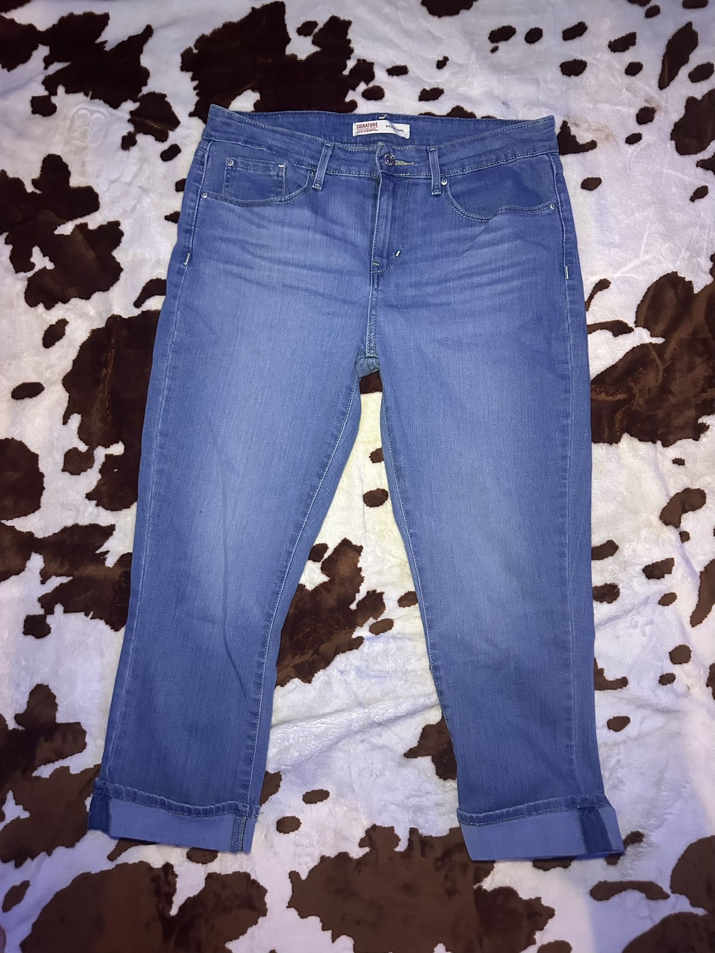 Levi’s capri pants 