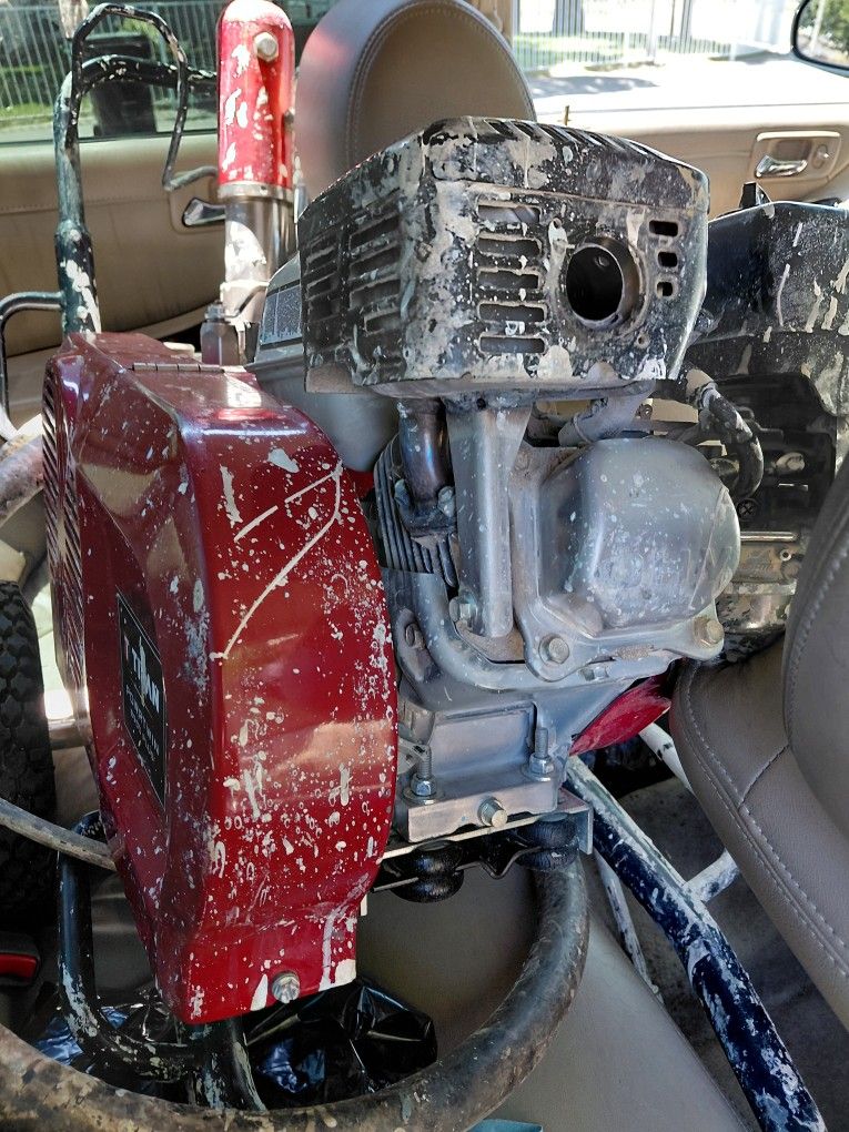 Honda Titan Power twin 8900 Plus Paint Sprayer