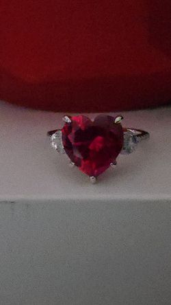 6ct size 8 Cubic Zirconia Genuine Sterling Silver 925 Blood Red Heart Ring.