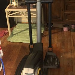 Gold's Gym Stride Trainer 350i Elliptical Machine 