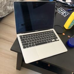 MacBook Pro 13in (Read Description)