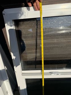 4 windows with screen door