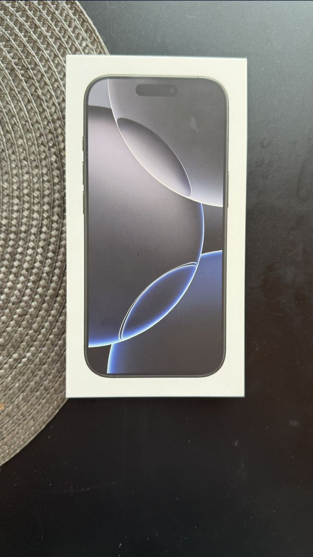 iPhone 16pro Black Titanium 128gb