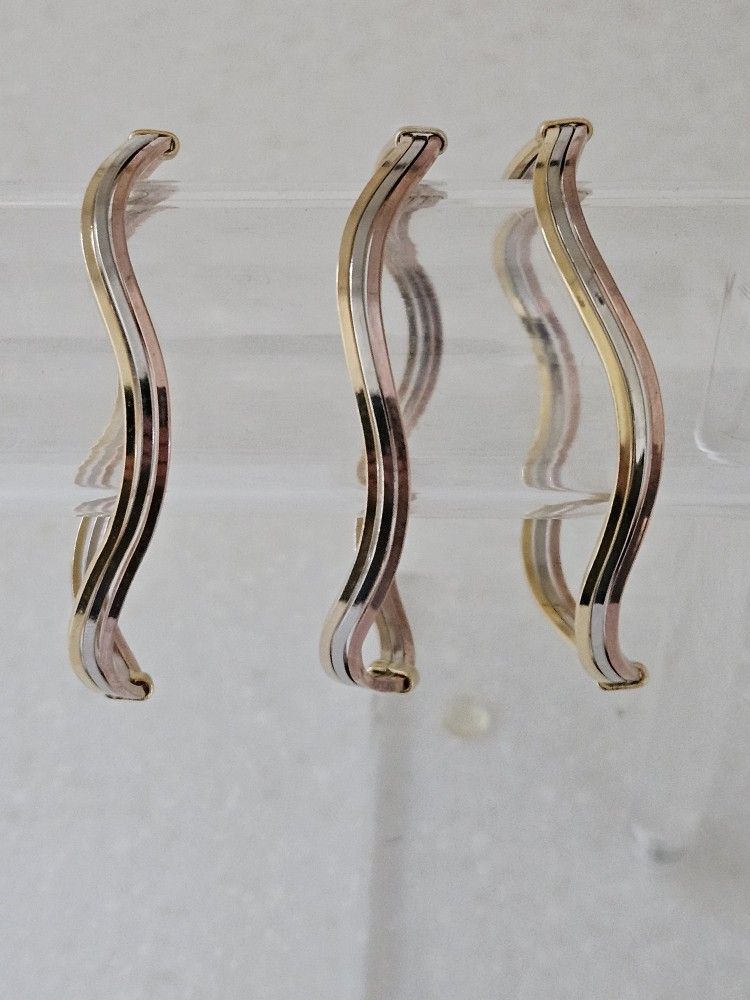 Tricolor Gold Tone Wavy Bangle Bracelet