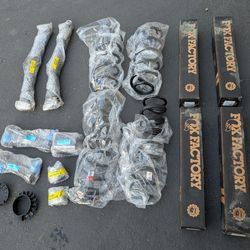 Brand New Jeep Wrangler JL (2019-2023+) Mopar Lift Kit