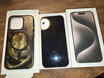 IPhone 15 pro with Otter Box Series Figura Mag Safe Case