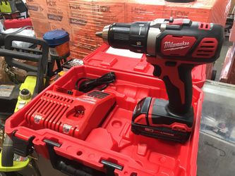 Milwaukee M18 Drill Driver kit