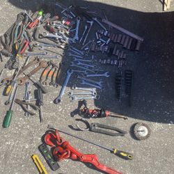 Lots Of Tools 