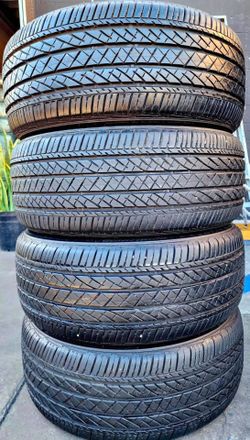 215/55/18 Bridgestone Selling 4 nearly new tires with 80% tread life remaining.🌟🌟