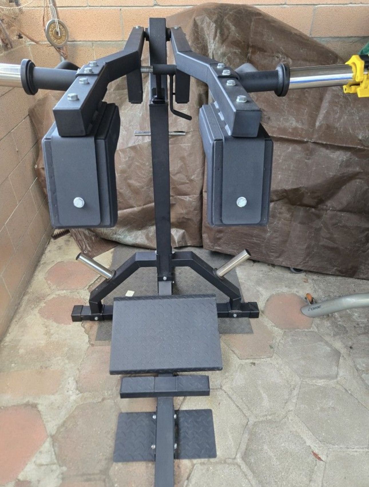Titan Fitness Leverage Squat Machine Olympic Weight Horns 