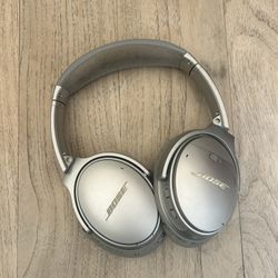 Bose QC35 Noise Cancellers