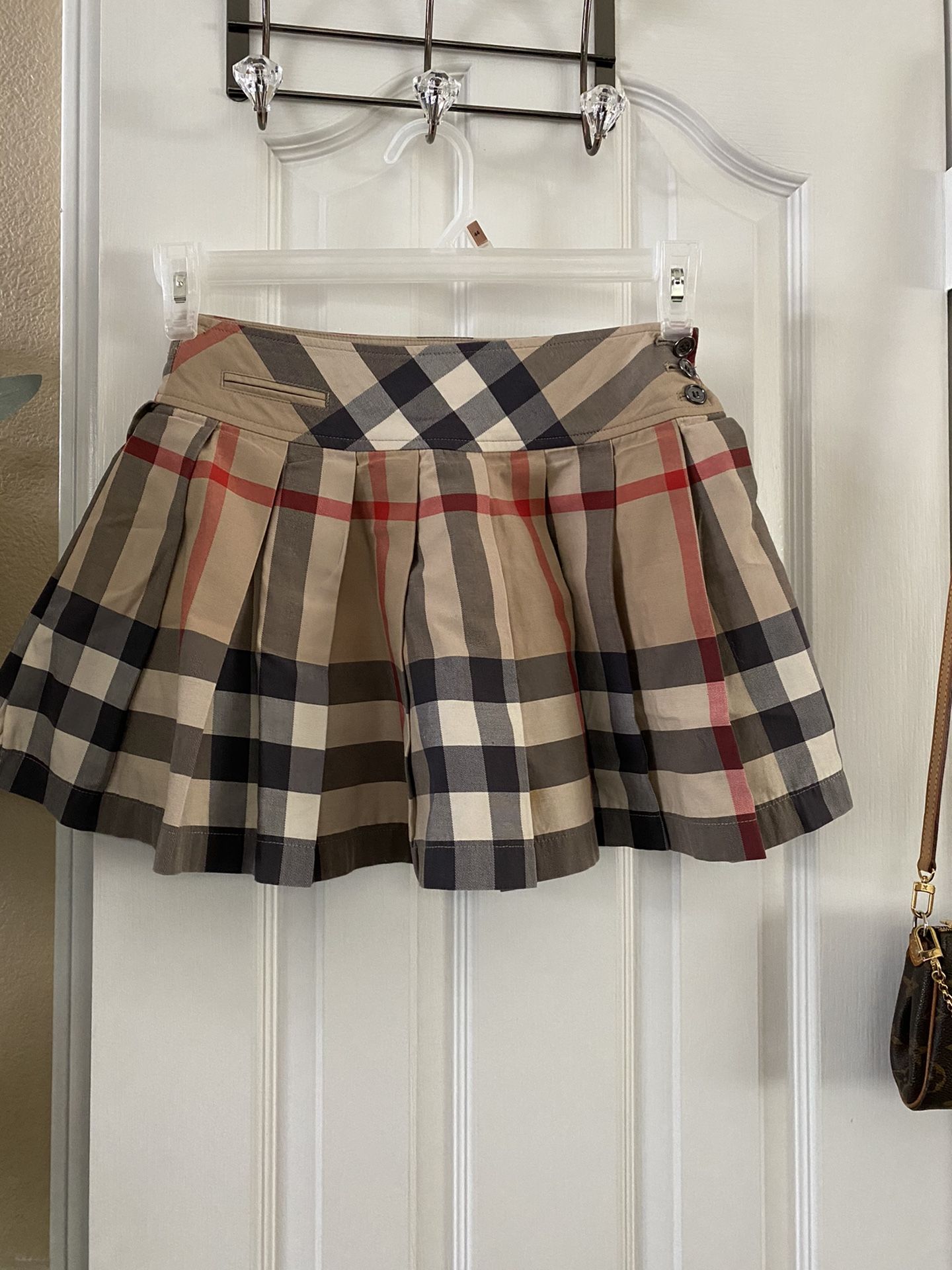 BURBERRY SKIRT FOR GIRL . Sz 10-12