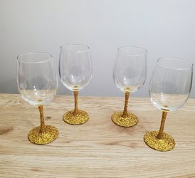 NEW SET of (4) Handcrafted DYI Gold Glitter Stem Wine Glasses