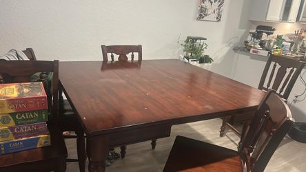 Solid Wood Expandable Dining Table + 5 Chairs