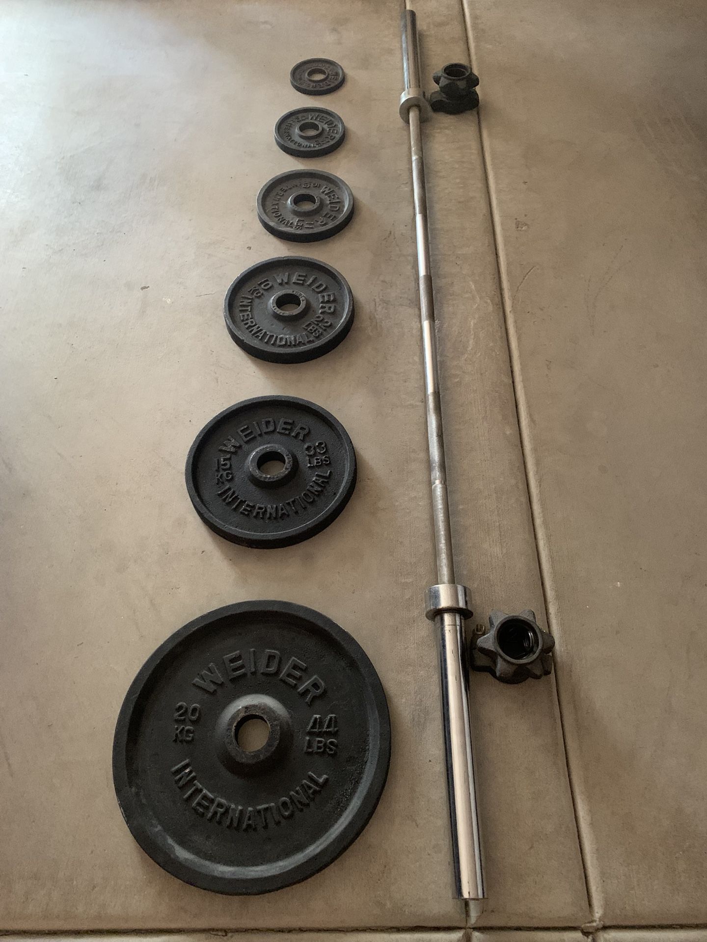 Weider Olympic International 300lb Barbell Weight Set