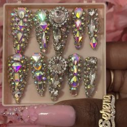 Medium Bling Press-On Nails