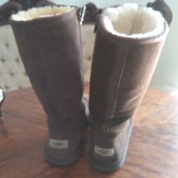Ugg Shoes Size 7 Comfortable Semi Used