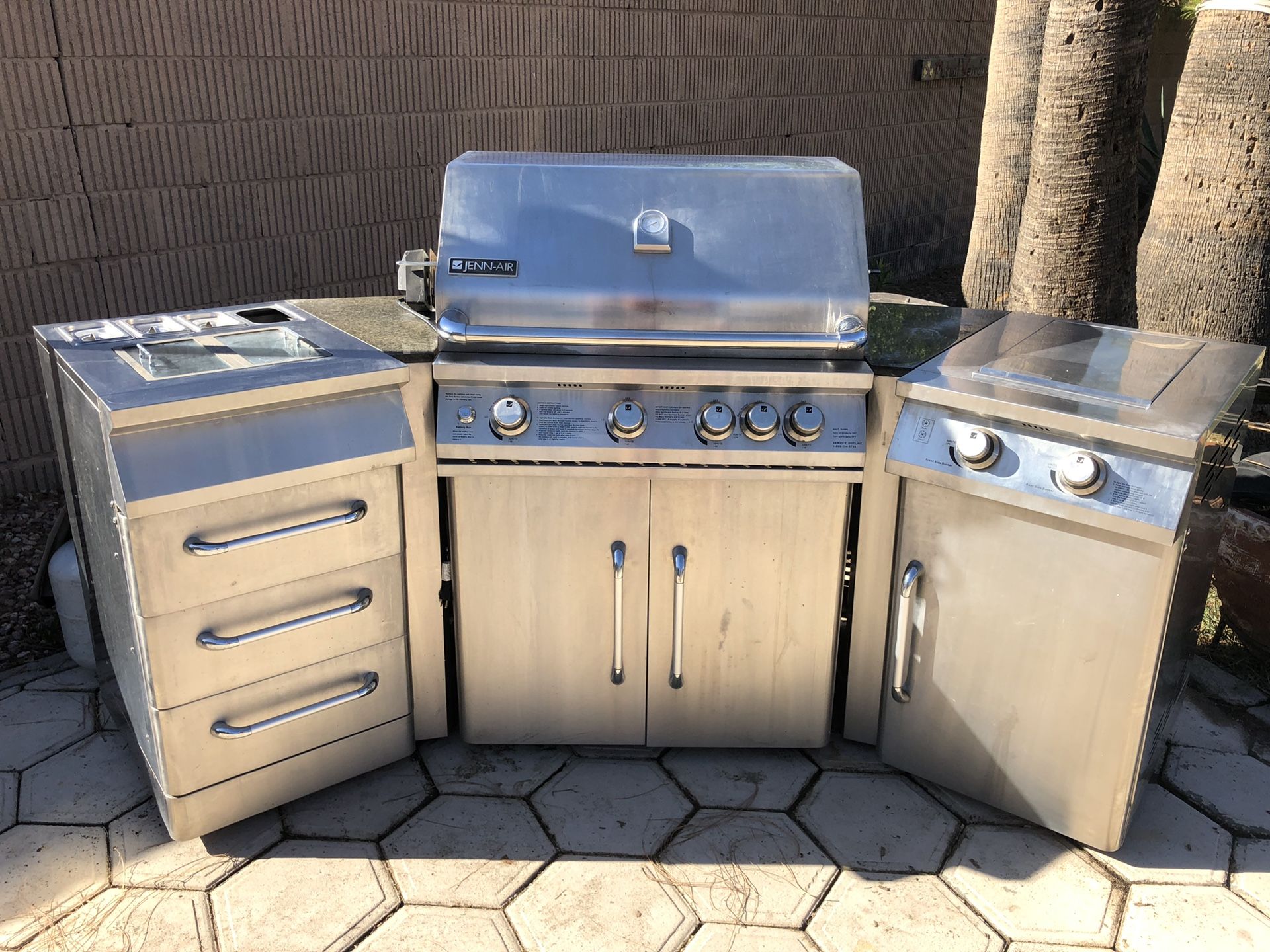 JENNAIR Outdoor Kitchen Grill. for Sale in Phoenix, AZ OfferUp