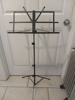 Music Stand, Like New, Sturdy Sheet Music Stand