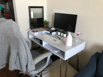 Novogratz Athena Computer Desk – White Faux Marble and Gold