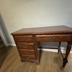 Desk N Chest Of Drawers 