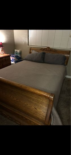 Sleigh  bed