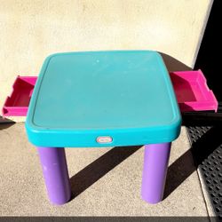 Little tykes table