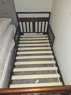 Toddler wooden bed with mattress