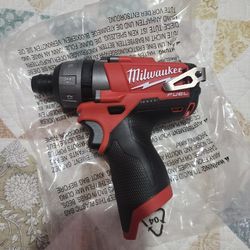 Milwaukee
M12 FUEL 12V Lithium-Ion Brushless Cordless 1/4 in. Hex 2-Speed Screwdriver