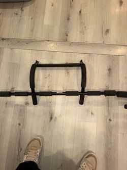 Golds Gym PullUp Bar $15
