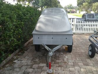 REDUCED Thule Adventure 1700 Sport Utility Trailer for Sale in