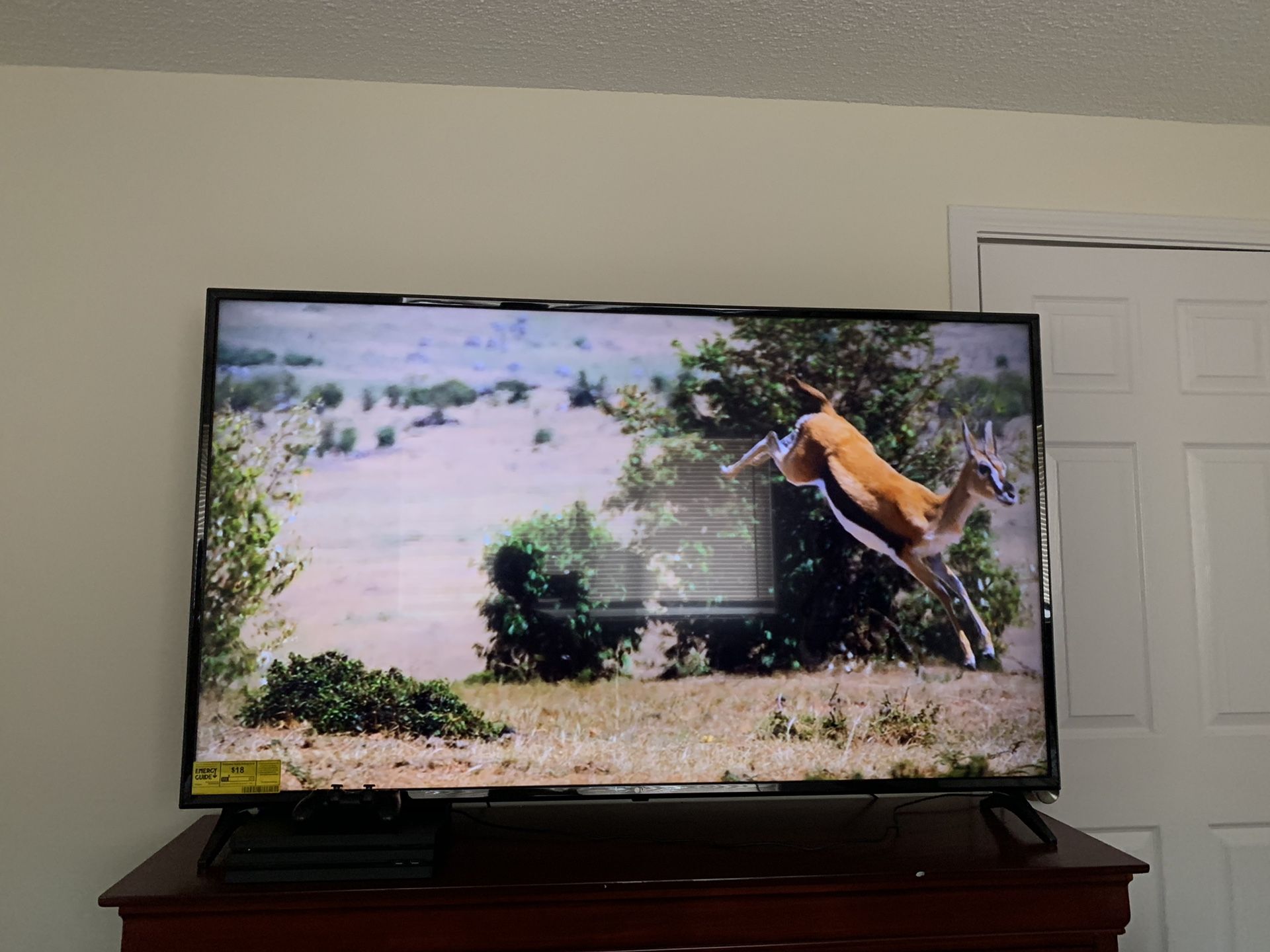 LG smart TV 70inches