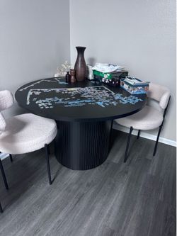 Kitchen round table