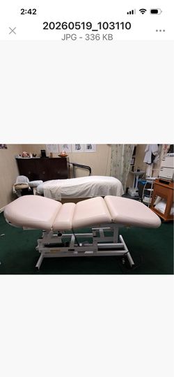 LEMI massage/facial fully electric table