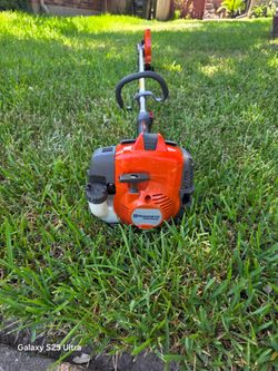 Husqvarna 525es comercial edger Like New $300 Price FIRM/ como Nueva Precio FIRME $300