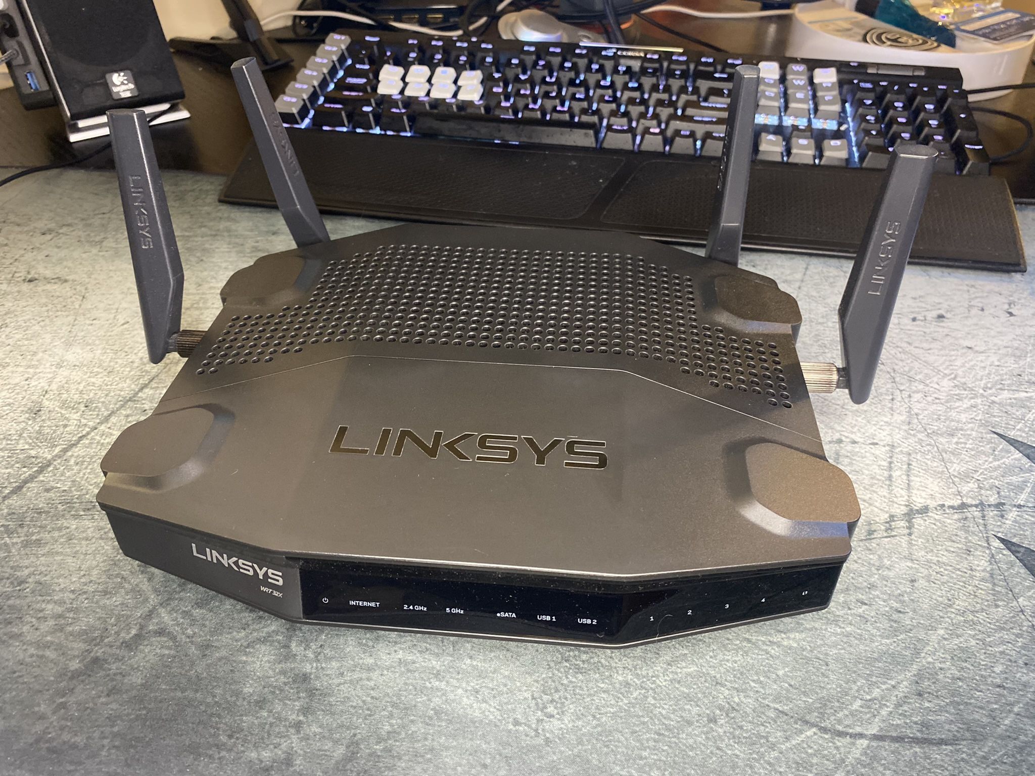 Linksys WRT32XB Dual Band 4 Ports WRT Gaming WiFi Gaming Router