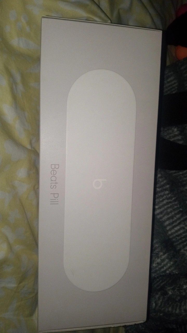 Dr.Dre Beats Pill X Kim Kardashian Speaker *Brand New*