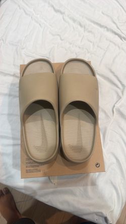 Nike slides 12