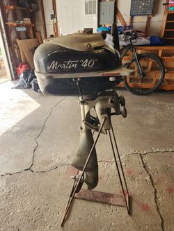 Vintage Martin Model 40 Outboard Boat Motor Engine With Stand