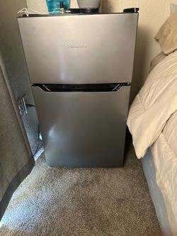 Mini fridge