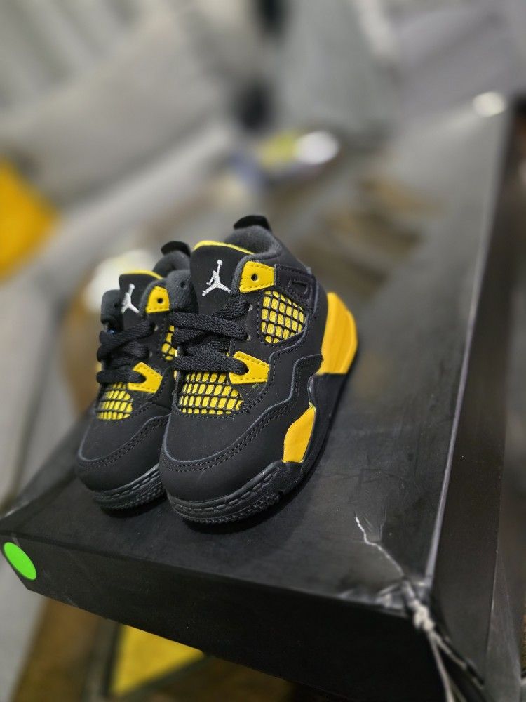 Nike Air Jordan 4 Retro Thunder 2023 TD