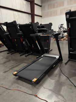 Centr Runr Treadmill with incline, running, folding