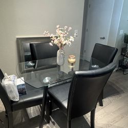 Dining table w/ chairs