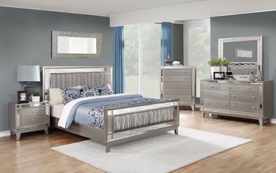 New Queen Bedroom Set 4 Pieces