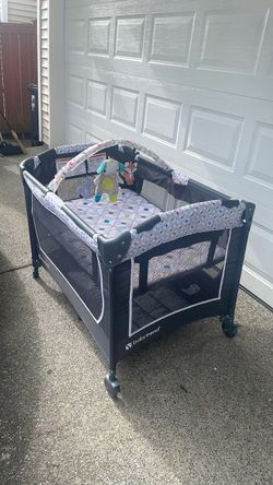 Baby Trend Pack&Play,2 levels with Matress,good for infant to the toddler,like New.